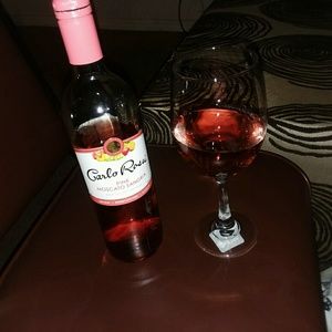 Meet your Posher, Latisha